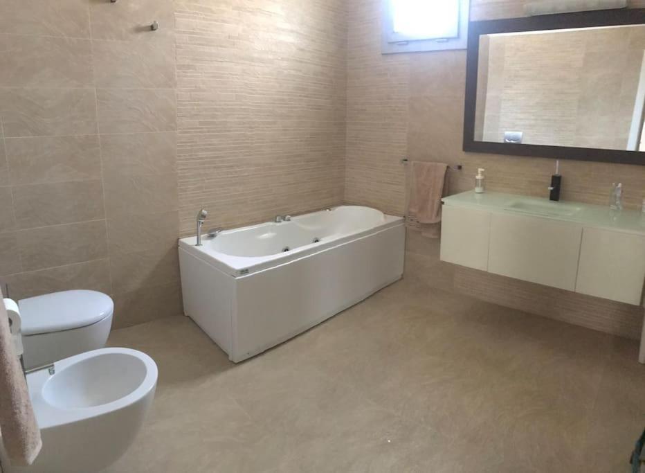 Vela Apartment Brindisi Bagian luar foto