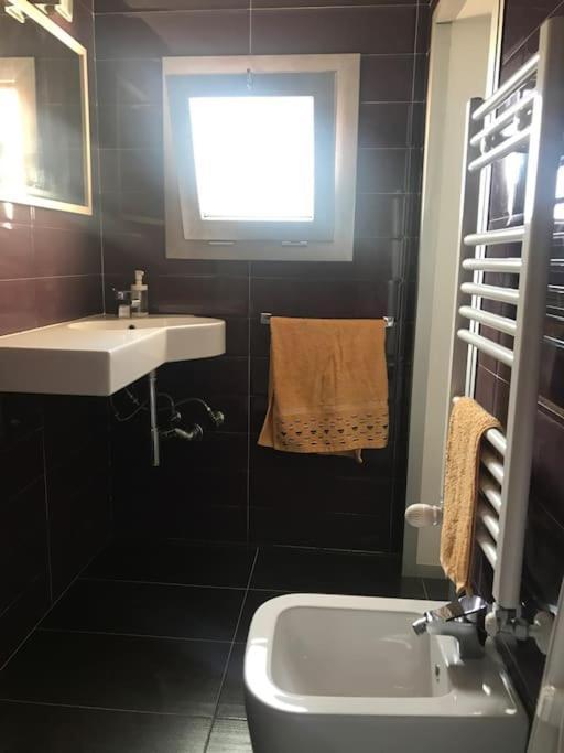 Vela Apartment Brindisi Bagian luar foto